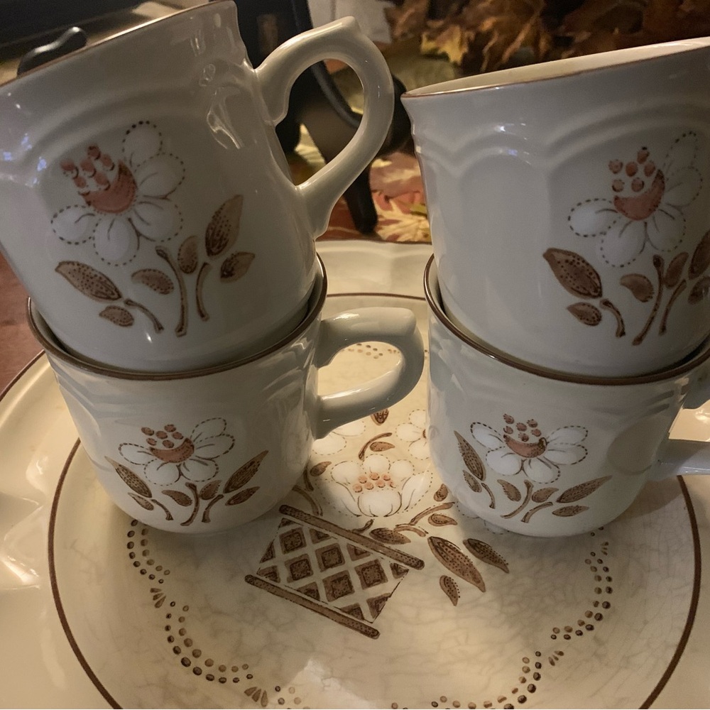 Vintage stoneware coffee cups/set of four